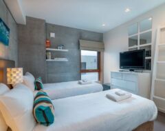 3 bedrooms 2 bathrooms