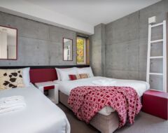3 Bedrooms 2 bathrooms