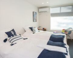 Master Bedroom: 1 x King Bed