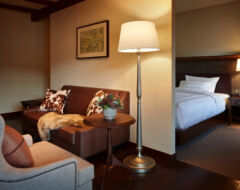 Deluxe Suite - The Lodge
