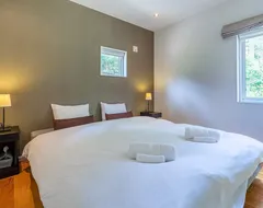 4 Bedrooms
