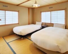 bedroom 3.