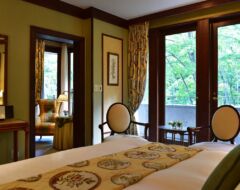 Deluxe Room B Type with Jacuzzi Bath