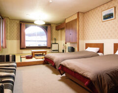 Japanese / Western Room