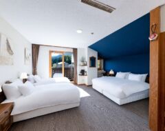 Quad Room