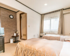 Standard Western Twin Room