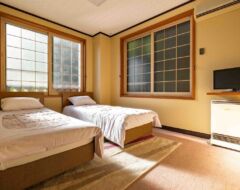 Western Twin room with ensuite
